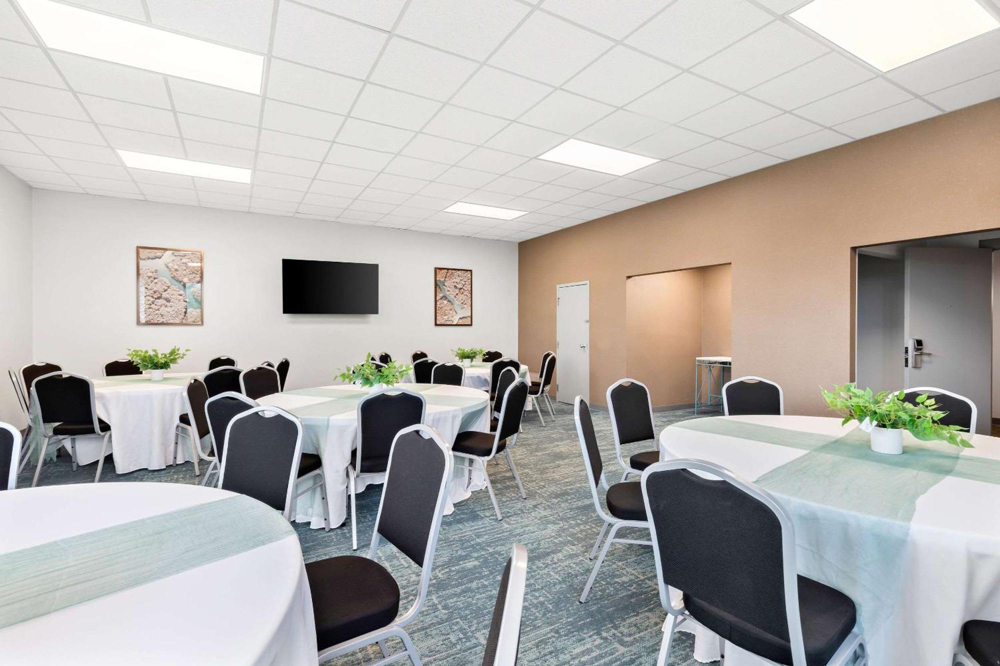 Comfort Inn Pocono Lakes Region Lake Ariel Buitenkant foto