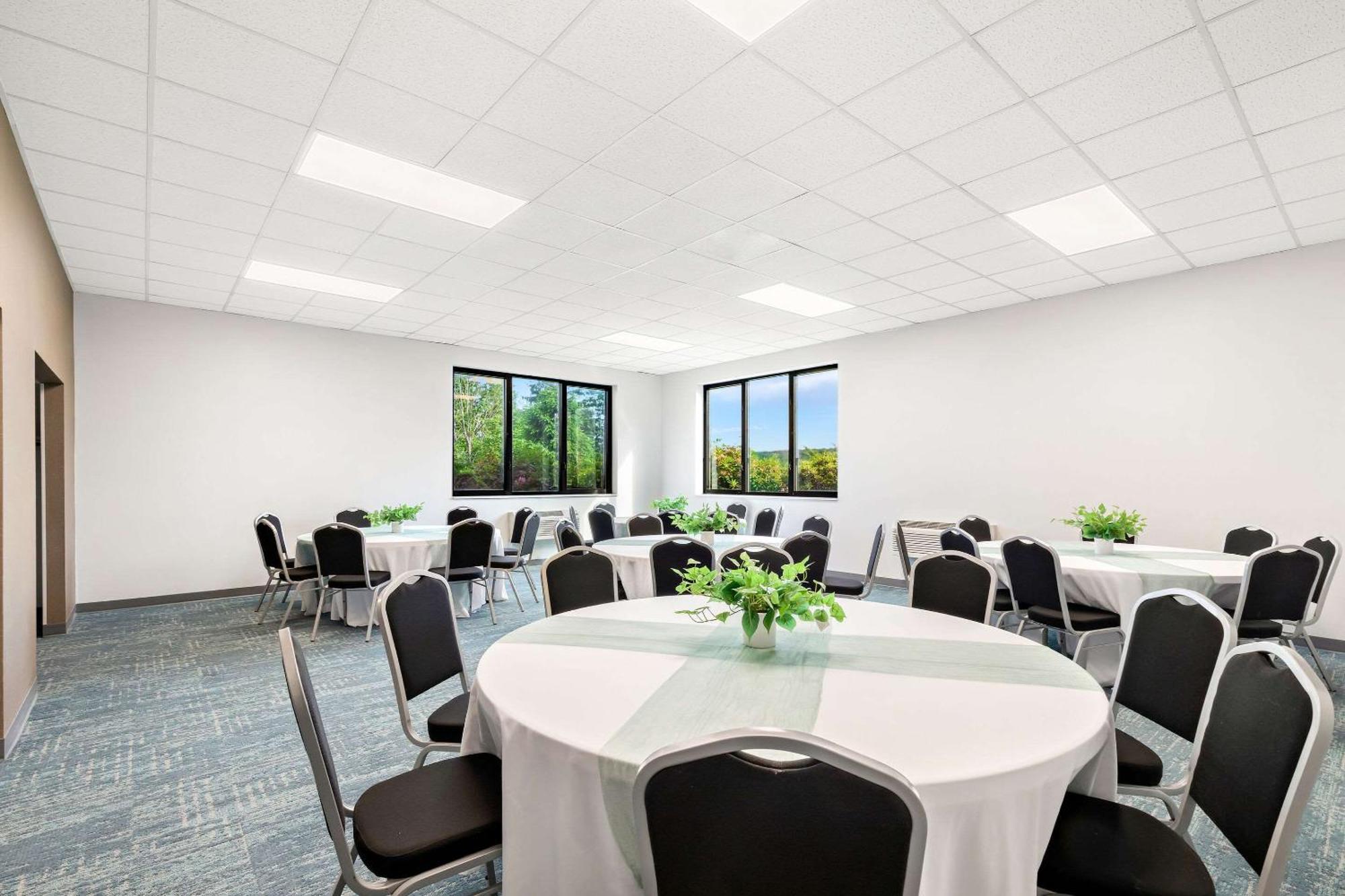 Comfort Inn Pocono Lakes Region Lake Ariel Buitenkant foto