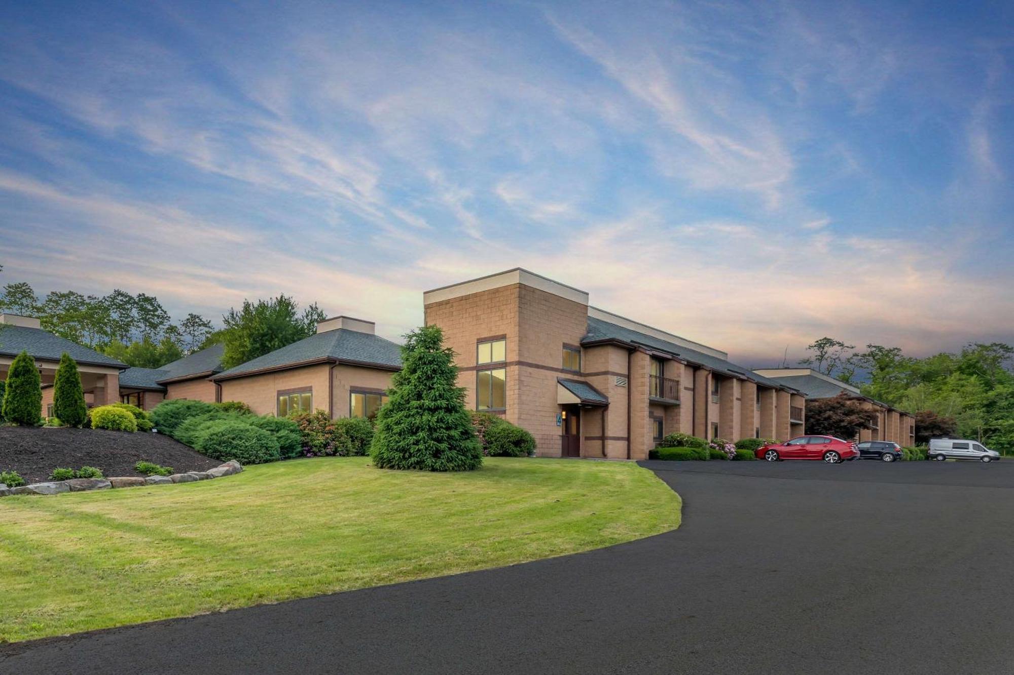 Comfort Inn Pocono Lakes Region Lake Ariel Buitenkant foto