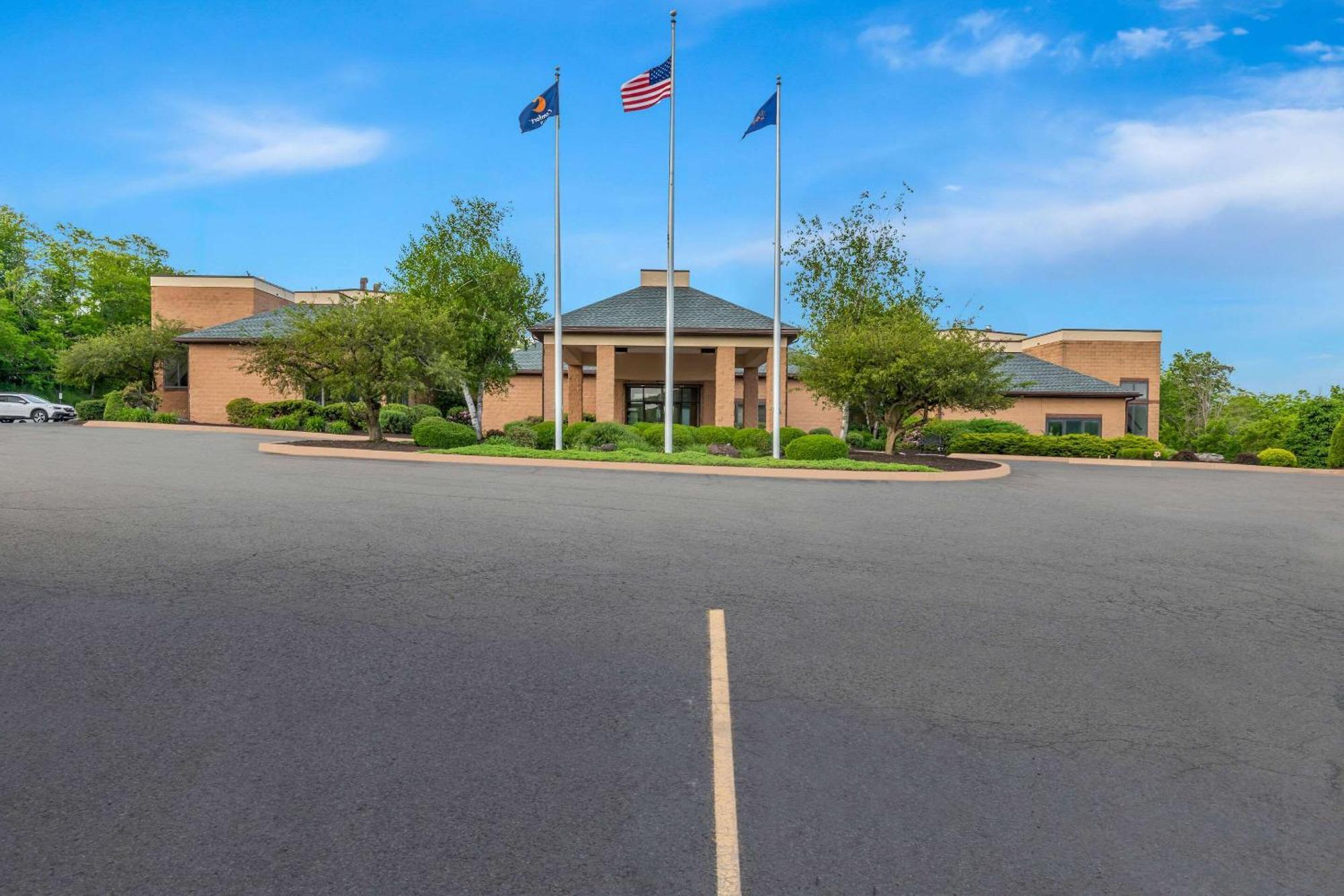 Comfort Inn Pocono Lakes Region Lake Ariel Buitenkant foto